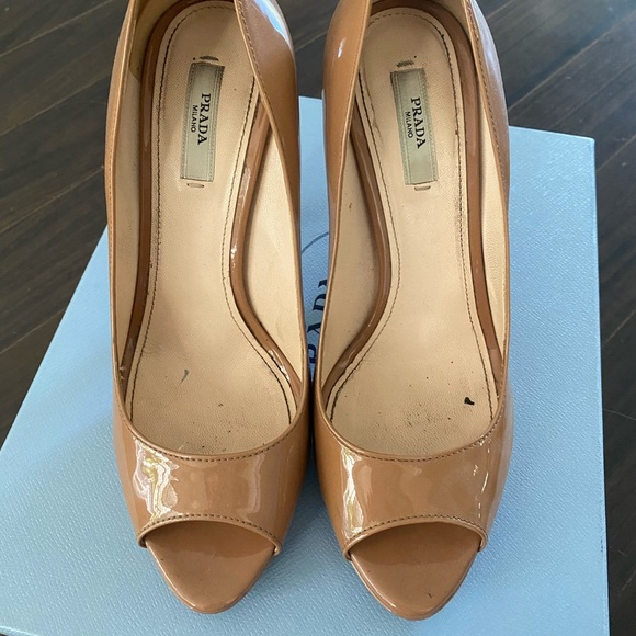 Prada nude patent peep toe pumps - Picture 6 of 6